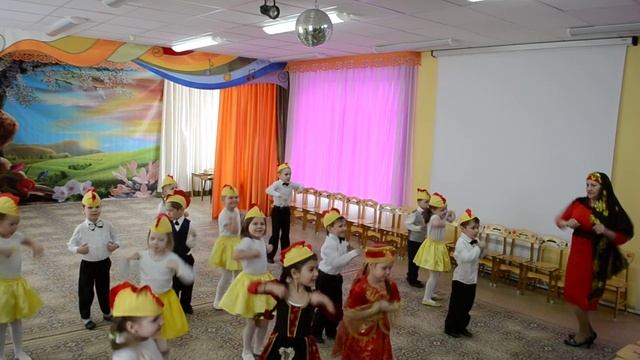 Азербайджанский танец"Цыплята" смотреть онлайн