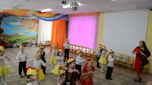 Азербайджанский танец"Цыплята"