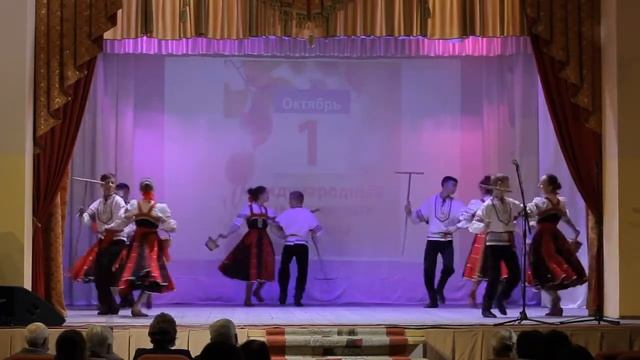 Народный самодеятельный ансамбль русского танца "Талисман".Хореографическая картинка "На лугу" смотреть онлайн