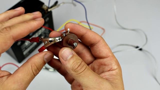 Цифровой указатель уровня топлива KUS смотреть онлайн