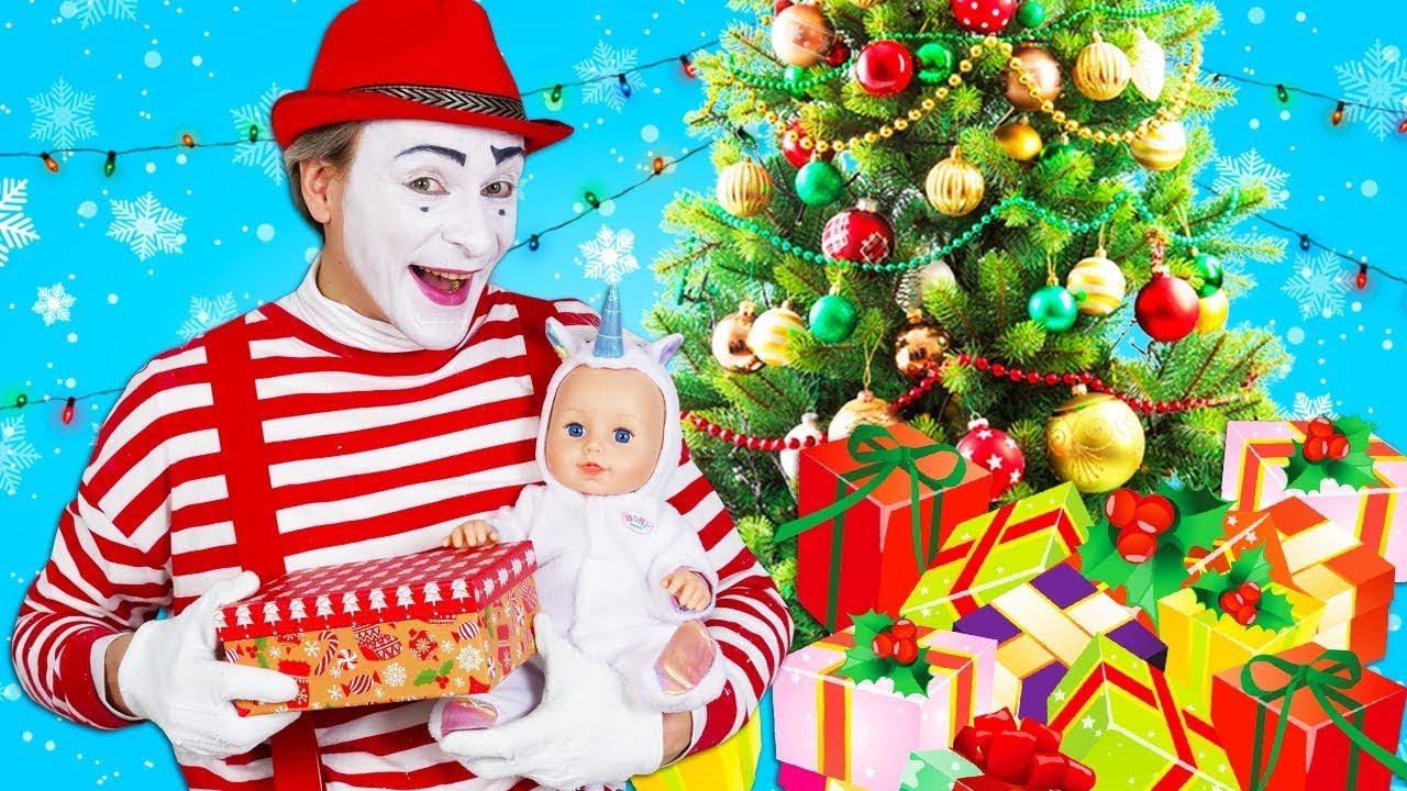 Christmas Present for a Baby Doll: Clown Pretend Play Santa Claus смотреть онлайн