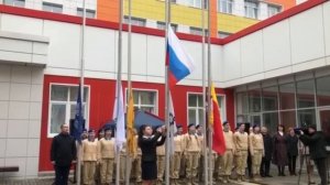 Поднятие флага в школах