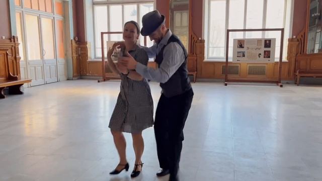 Lindy Hop на вокзале - Сергей Герасименко, Алина Комолова
