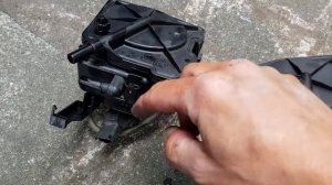 Peugeot Expert 2007 fuel filter change #fuelfilterchange #filter