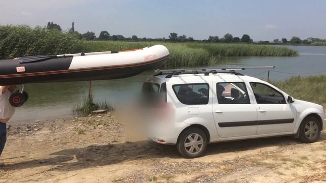 №13. Копия видео "Погрузка лодки ПВХ на багажник авто" смотреть онлайн