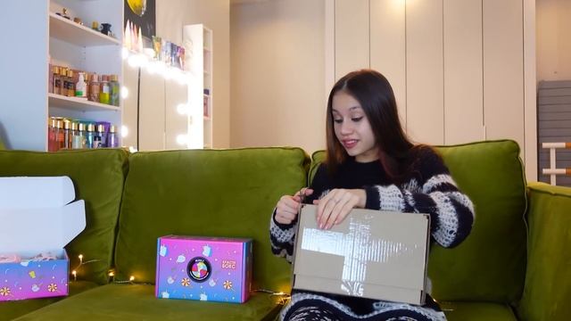 Купила КРАСТИ БОКСЫ с РАЗНЫХ Сайтов в ЧЁМ ПОДВОХ?? Какой КРУЧЕ?? смотреть онлайн