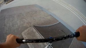 ТРЮКИ НА САМОКАТЕ ОТ ПЕРВОГО ЛИЦА // Друг на трюковом самокате