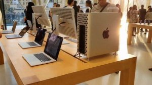 Магазин Apple в Дубае.