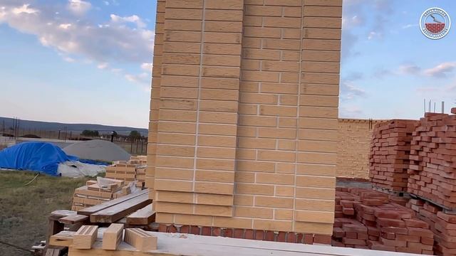 Кладка белого дома гараж и навес смотреть онлайн