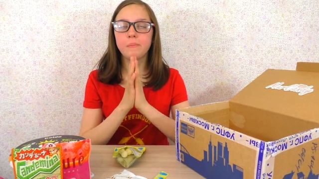 НОВЫЕ ВКУСНЯШКИ С КОТИКАМИ / Распаковка Посылки Сладостей со Всего Мира смотреть онлайн