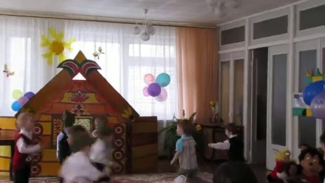 Руслан Сарыев 3 года. ДОУ Золотой петушок , ясли,, песня про коня смотреть онлайн