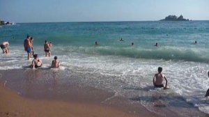 Море в Петроваце, Черногория в августе 2014