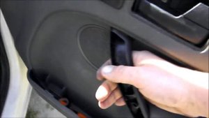 Урок № 1 Как снять: обшивку двери, лечинку замка, ручку. Форд Транзит Конект (разборка)