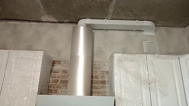 Монтаж вытяжки 60 см Bosch Series 4 DWK065G20R в Воронеже с использованием пластиковых труб и кана смотреть онлайн