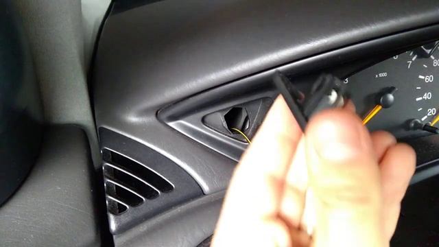 Ford Focus MK1 - не работает кнопка на торпеде для открытия багажника смотреть онлайн