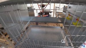 Клеточная батарея для кур несушек.