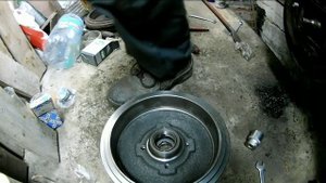 Замена ступичных подшипников и барабанов пассат Б3, Б4
