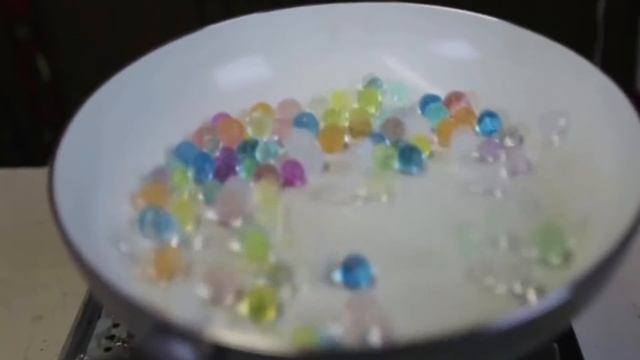 10 Жутких Веществ, Бросающих Вызов Законам Физики смотреть онлайн