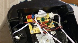 Увлажнитель воздуха POLARIS  PUH 1006Di не включается.