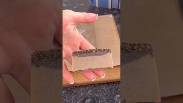 Making soap with coffee grounds. #environmentalfriendlysoap #thebestdegreasy смотреть онлайн