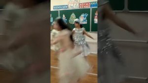 Танец снежинок 3.Г класса ?