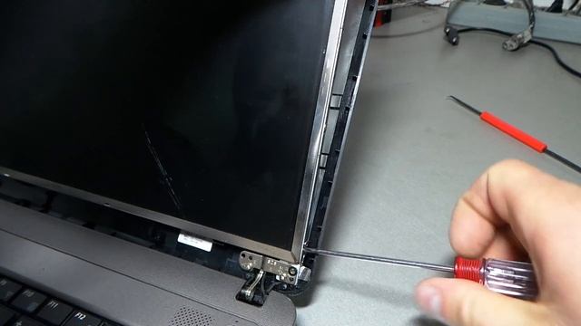 Замена матриц - Ноутбук SAMSUNG смотреть онлайн