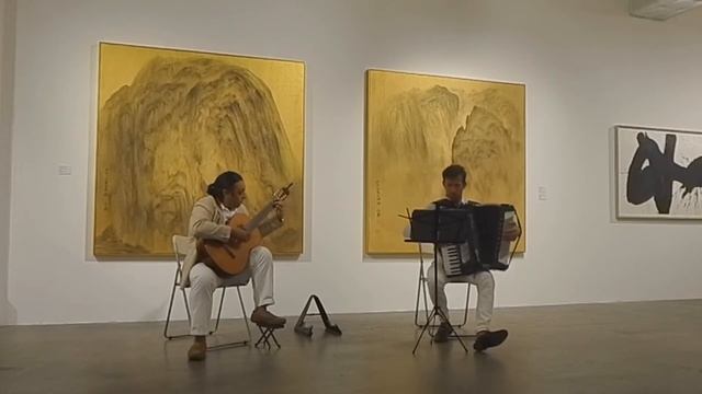 Histoire du Tango: Café 1930 (Piazzolla) - Accordion & Classical Guitar смотреть онлайн