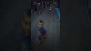 Песня - Вокруг шум, пусть так не кипишуй.