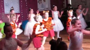 На часах ноль-ноль. Огоньки. Танцевальная Ёлка 2022