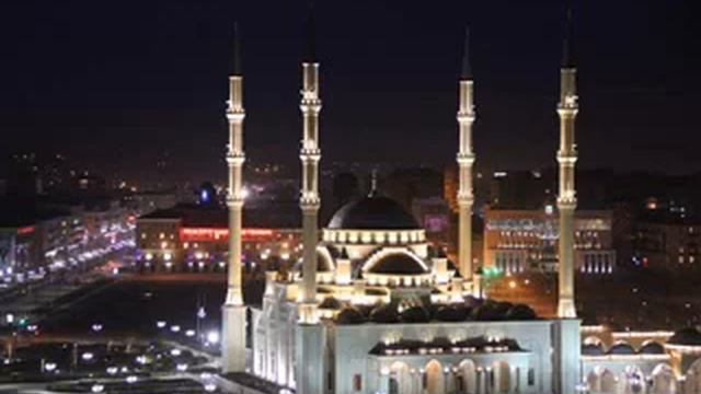 МЕЧЕТЬ В г.ГРОЗНОМ!!!!!!!!!!!!!!!! смотреть онлайн