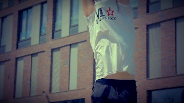 Отжимания на одной руке. Уровень - Продвинутый смотреть онлайн