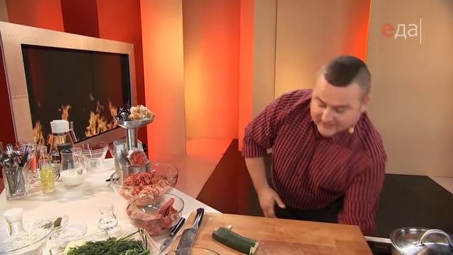Котлеты школьные с пюре и битыми огурцами | Мясо. От филе до фарша