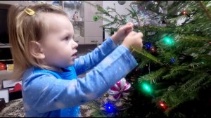 Наряжаем Ёлочку "В лесу родилась ёлочка" Новогодняя песенка