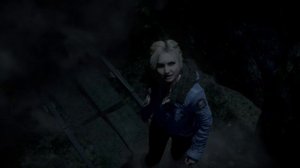 Until Dawn™: Mike and Jess being stalked in the mines