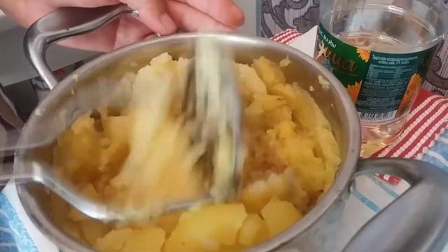 Готовим жаренные пирожки с картошкой