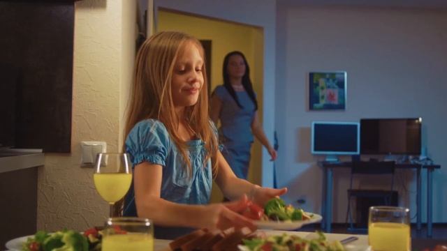 REDMOND - best gift you can give! Multicooker REDMOND RMC-250E смотреть онлайн