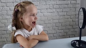 Логопедическая гимнастика детям для укрепления мышц языка: грибок, цокание, удержание палочки