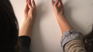 ВИДИТЕ СУХОЖИЛИЕ НА ЗАПЯСТЬЕ? ВОТ ЧТО ЭТО ЗНАЧИТ...