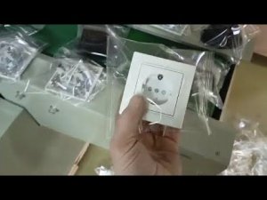 Упаковка розеток на сервоприводном горизонтальном упаковочном автомате MAGIKON 250AGXS