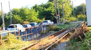 Железопътен прелез до спирка Иваняне