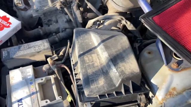 Как поменять воздушный фильтр Nissan Almera N16