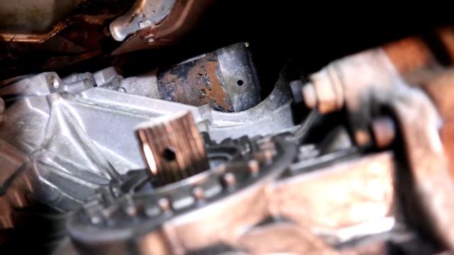 Subaru Legacy GT-B - CV Boot Replacement смотреть онлайн