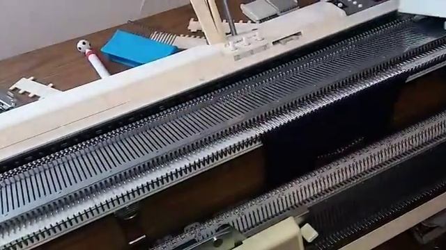 Ажурные носки на вязальной машине BROTHER 965