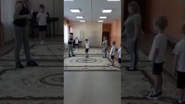 Эстафете, длинная скакалка, мальчики. смотреть онлайн