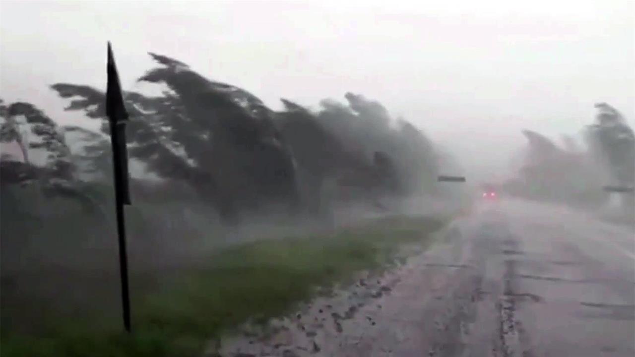 Сильный ветер ураган