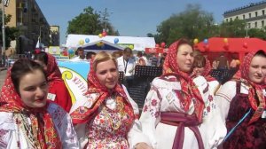 MVI 3486 Я молоденька. Ансамбль. Парад профессий.