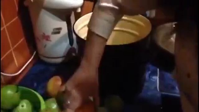 Соленые зеленые помидоры [Кухня с акцентом] от Натии Шаташвили