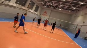 Волейбол от первого лица в спортивной школе!