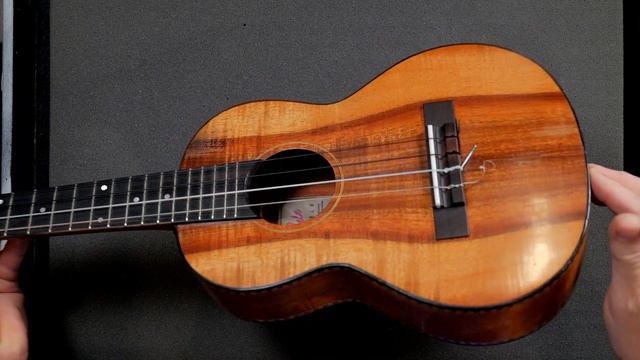 Mele Tenor Koa Ukulele смотреть онлайн