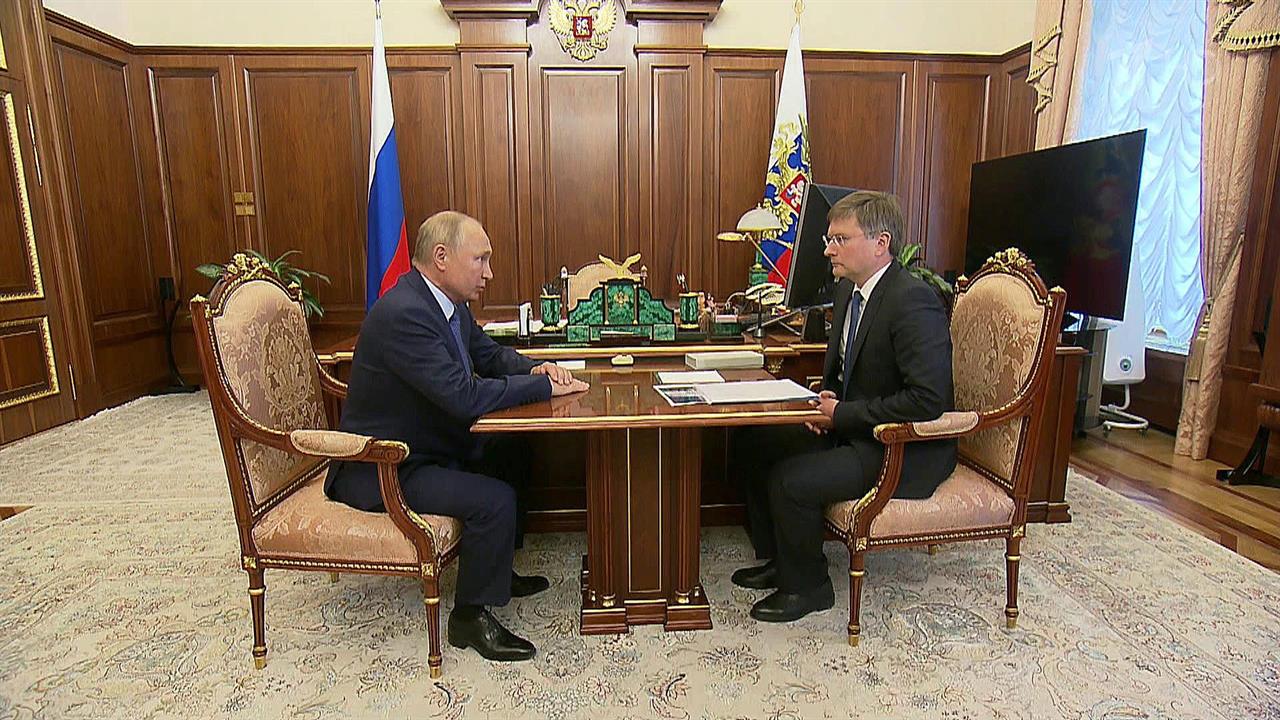 Алмазодобывающая отрасль в центре внимания президента России на встрече с главой компании "Алроса"